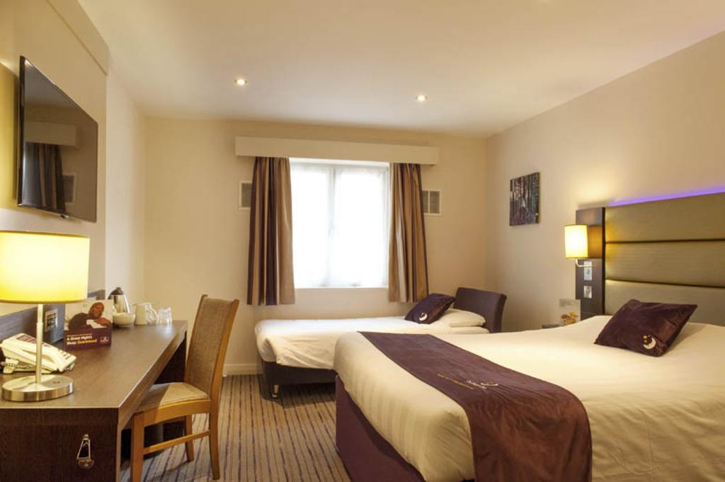 Premier Inn Manchester - Prestwich Exterior foto